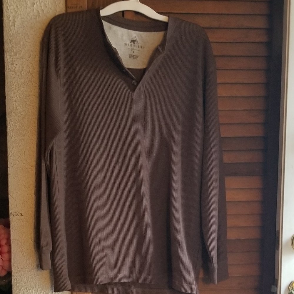 Mountain Bear Outfitters mens henley
